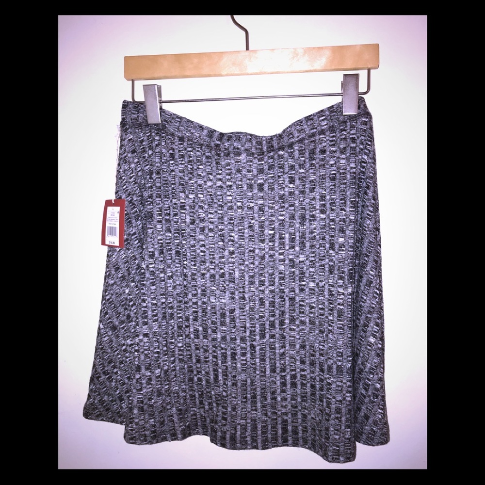 NWT Mossimo Supply Inc Short “A” line skirt